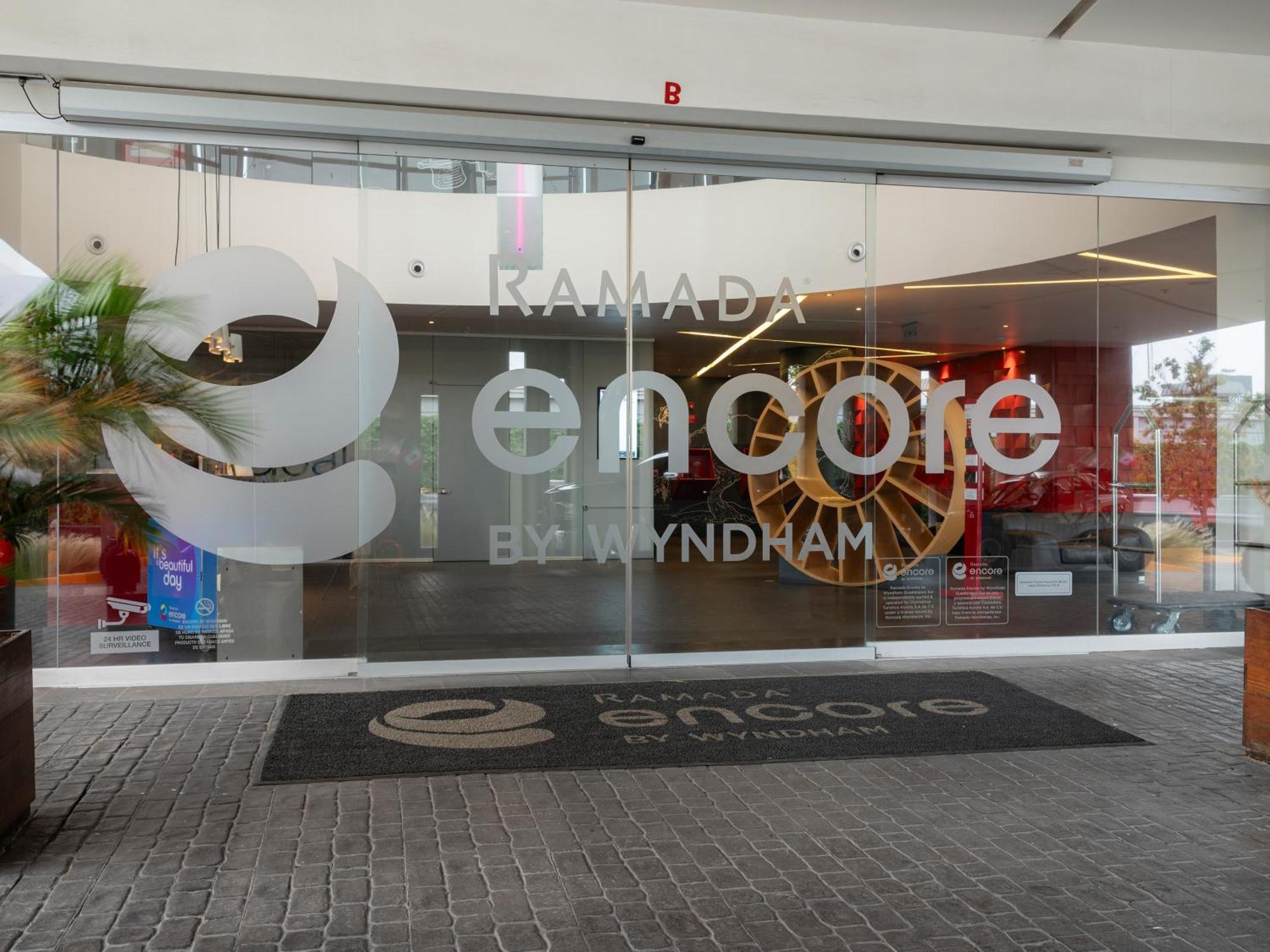 Ramada Encore By Wyndham Guadalajara Sur Palomar Exterior foto